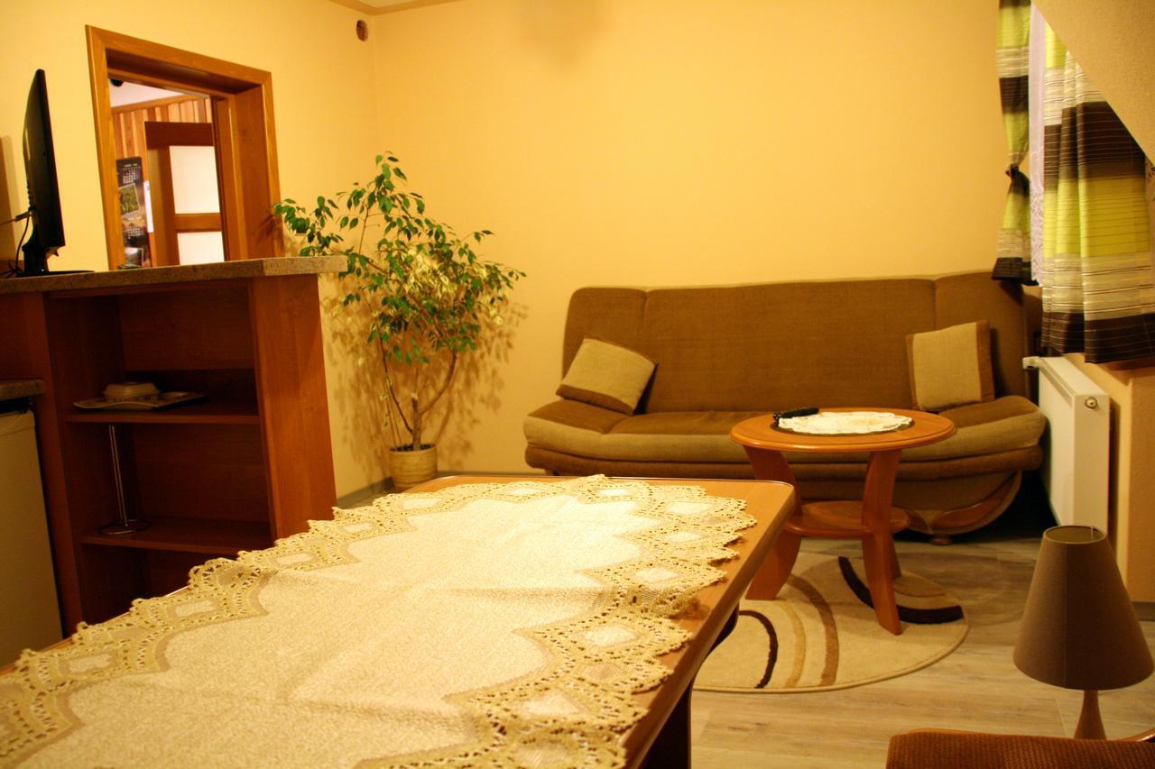 Apartamenty- Mieszkania Wakacyjne ชาร์นาโกรา ภายนอก รูปภาพ